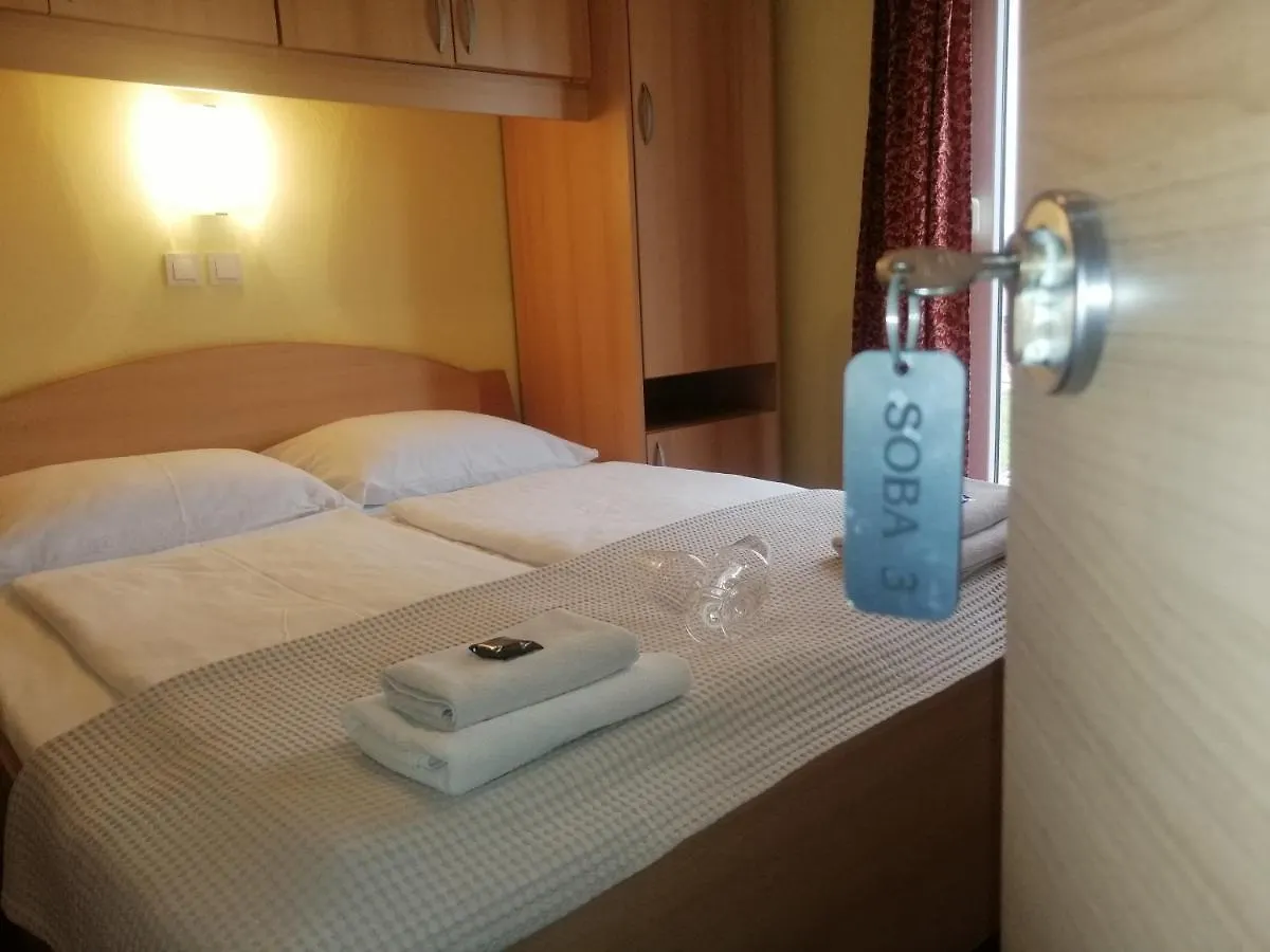 Apartmani Simon Lopar 0*,