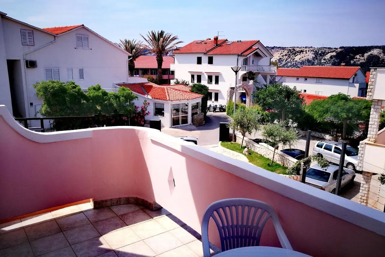 Apartmani Simon Lopar Pensión